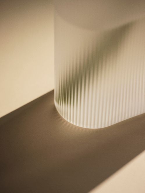 Hovedbilde Muuto Ridge vase white frostet glass H:34